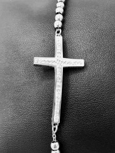 Ocelový náramek se zdobeným křížem