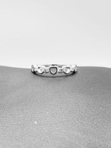 Drobný ocelový prstýnek - srdce