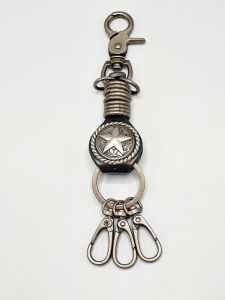 Pánská klíčenka s medailonem s hvězdou