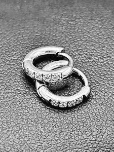 Ocelové náušnice - Mini zdobené kruhy s kamínky