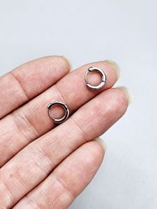 Ocelové náušnice - Mini zdobené kruhy s kamínky