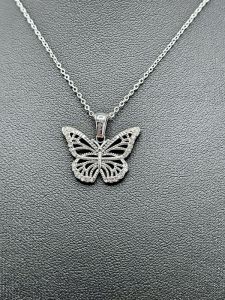 Ocelový náhrdelník - Zdobený motýl