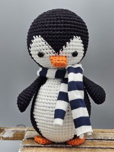 Ručně háčkovaný tučňák