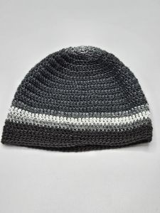 Ručně háčkovaná čepice klasika 2 - černá, šedá, smetanová (54 - 60 cm)