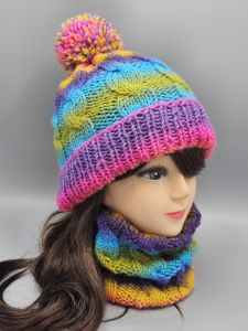Ručně pletená čepice - copánky - pestrobarevná 1 (54 - 59 cm)