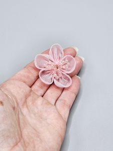 Růžový květ - brož