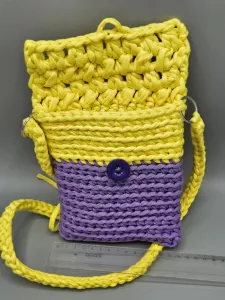 Crossbody kabelka pro slečny fialovo-žlutá