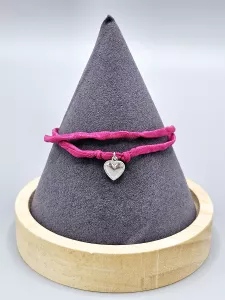 Náramek - Hedvábné šňůrky magenta se srdíčkem | 17 cm, 17,5 cm, 18 cm, 19 cm, 20 cm, 21 cm