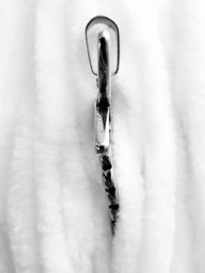 Ocelový přívěsek - Vážka se zdobenými křídly