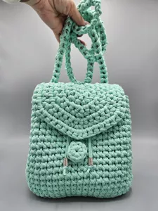 Dámský batoh - crossbody kabelka mátová