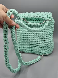 Dámský batoh - crossbody kabelka mátová