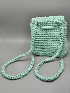 Dámský batoh - crossbody kabelka mátová