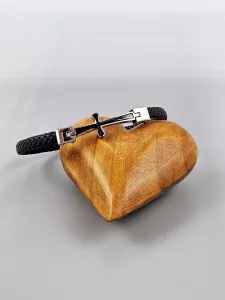 Kožený náramek s křížem