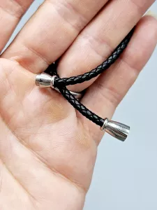 Náramek kožený se zdobenými korálky - černý