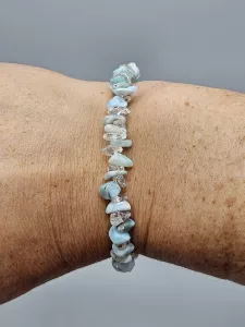 Náramek Larimar sekaný AA kvalita rovnoměrné kamínky - čisté s Křišťálem 17 cm