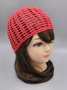 Ručně háčkovaná letní čepka červená (54 - 59 cm)