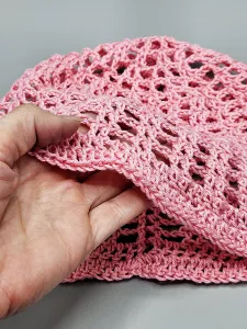 Ručně háčkovaný letní klobouček starorůžový (55 - 59 cm)
