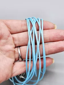 Voskovaná šňůrka světle modrá
