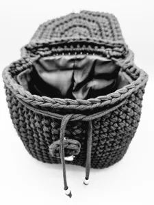 Dámský batoh - crossbody kabelka černá