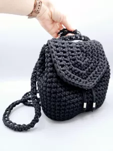 Dámský batoh - crossbody kabelka černá