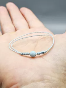 Dětský provázkový náramek Larimar kulička v modré s uzlíky (14 - 24,5 cm)