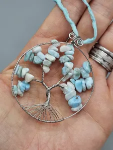 Drátěný strom života z oceli s Larimarem na hedvábné šňůrce