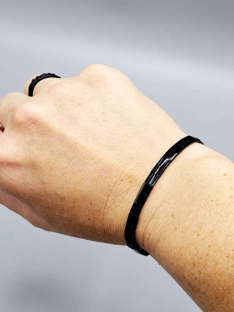 Miyuki Tila náramek - odstín černá lesklá 16 - 19 cm