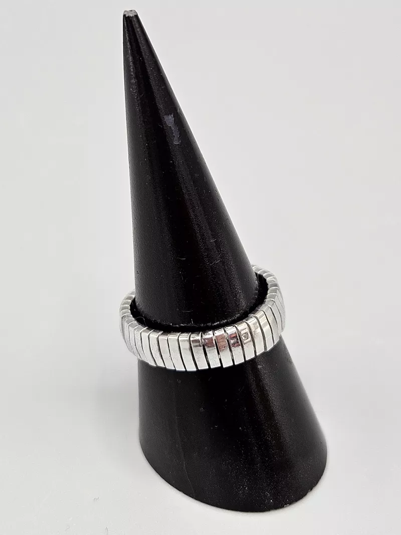 Miyuki Tila prsten - odstín stříbrná lesklá