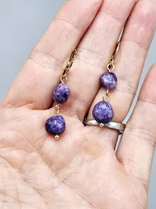 Náušnice Čaroit tromlík ve zlatém provedení