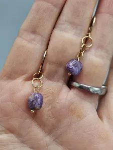 Náušnice Čaroit tromlík ve zlatém provedení - kruhy