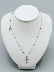 Ocelový náhrdelník lesklý s korálky a křížkem (0,25 x 39,5 cm)