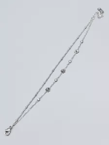 Ocelový náramek s kytičkami ve stříbrném provedení