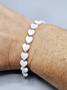 Ocelový náramek se srdíčky ve stříbrném provedení