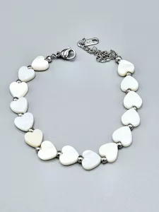 Ocelový náramek se srdíčky ve stříbrném provedení