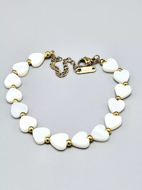 Ocelový náramek se srdíčky ve zlatém provedení