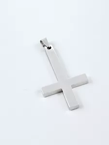 Ocelový přívěsek - Obrácený kříž sv. Petra velký (6,3 x 3 x 0,35 cm)