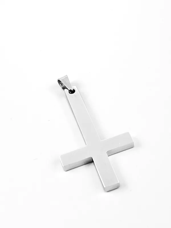 Ocelový přívěsek - Obrácený kříž sv. Petra velký (6,3 x 3 x 0,35 cm)