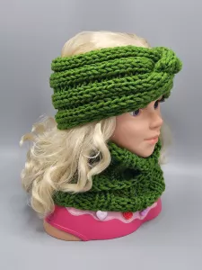 Ručně pletená čelenka zelená 49 - 53 cm