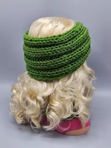 Ručně pletená čelenka zelená 49 - 53 cm