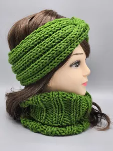 Ručně pletená čelenka zelená 49 - 53 cm