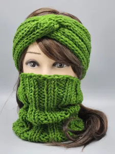 Ručně pletená čelenka zelená 49 - 53 cm