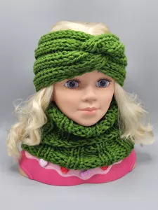 Ručně pletený nákrčník maxi zelený