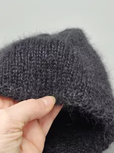 Ručně pletená čepice černá dámská velikost (52 - 54 cm)