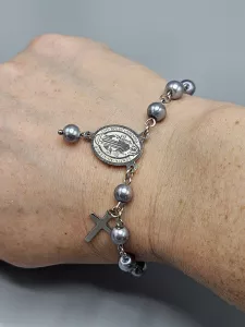 Desátek na ruku - šedé perle 6 mm