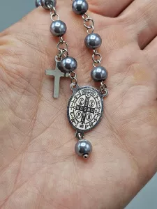 Desátek na ruku - šedé perle 6 mm