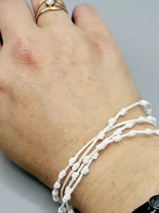 Drhaný růženec šňůrkový bílý