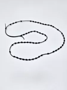 Drhaný růženec šňůrkový černý