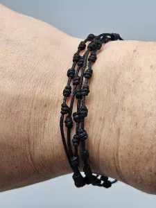 Drhaný růženec šňůrkový černý
