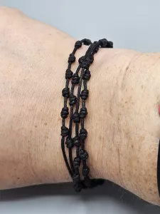 Drhaný růženec šňůrkový černý