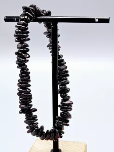 Granát Almandin sekaný větší kameny